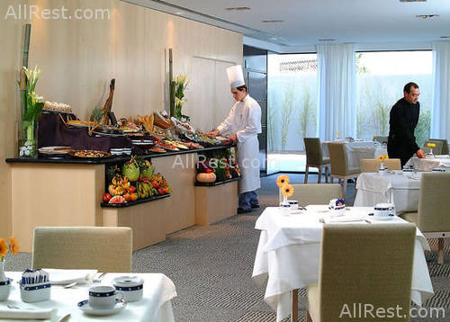 Tryp Barcelona Aeropuerto 5